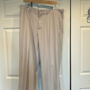 Men’s dress khaki regular fit